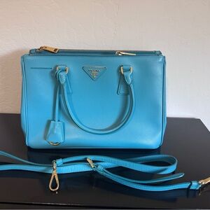 Prada Saffiano Leather Small Galleria double zip tote in Turchese (Teal)
